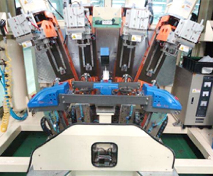 Radar Hole Punching and Radar Bracket Ultrasonic Welding Integrated Equipment-76