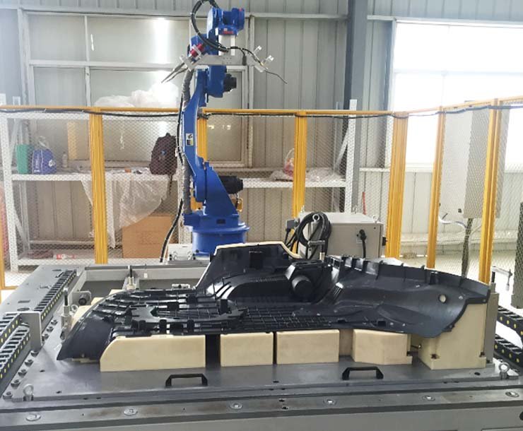 Robotic Ultrasonic Piercing Welding Equipment-172