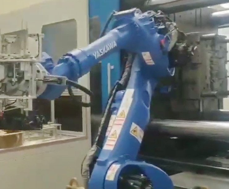 Robot Injection Molding-270